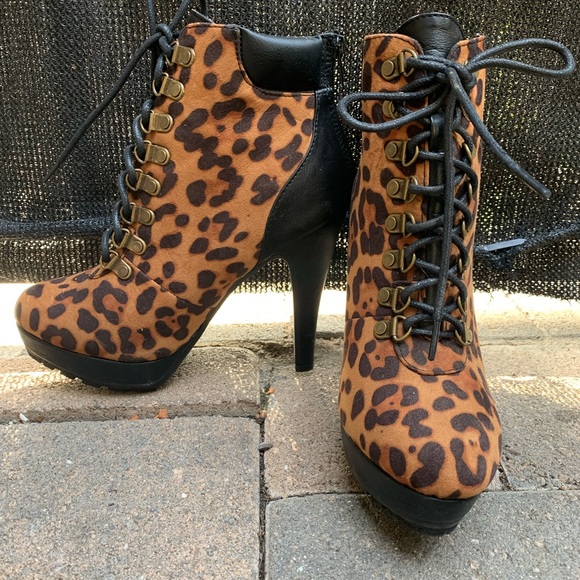 Animal print cheetah heels size 8 - Picture 7 of 7
